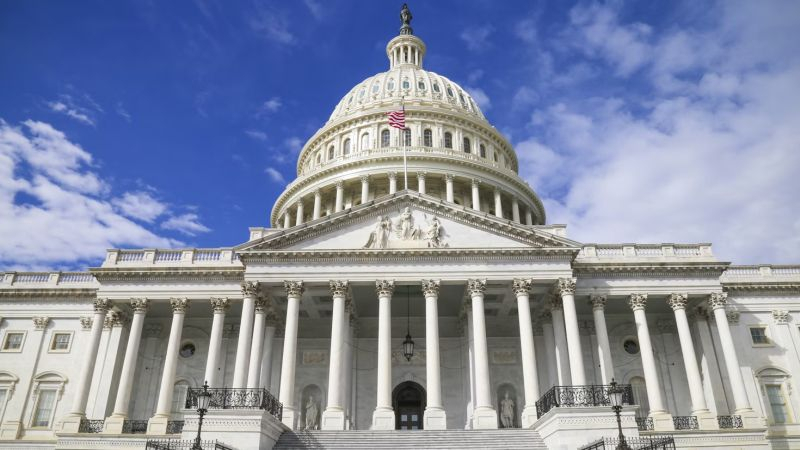 США отстранили Microsoft от участия в грин‑картах, обвинив в замене американских работников мигрантами
