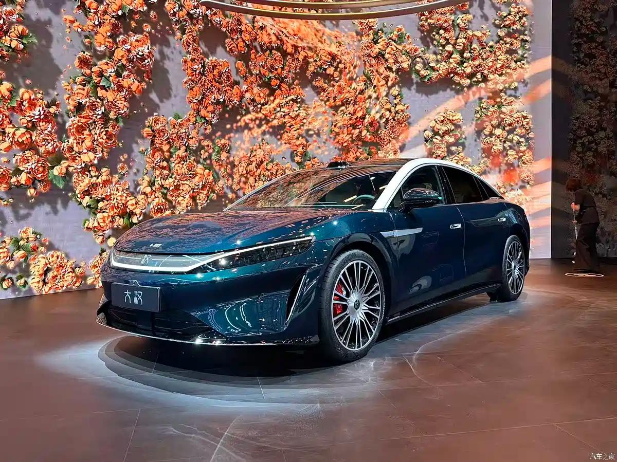 BYD Dahan: флагманский седан с 775 л.с., 1000 км пробега и ценой в четыре раза ниже Mercedes S‑Class